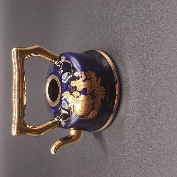 Vintage Blue and Gold Teapot - Picture 2 of 8
